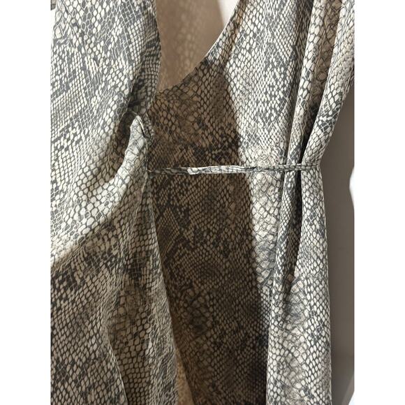 Aritzia Babaton Cream Gray Wallace Snake Print True Wrap Dress Short Sleeve XS - Picture 7 of 15